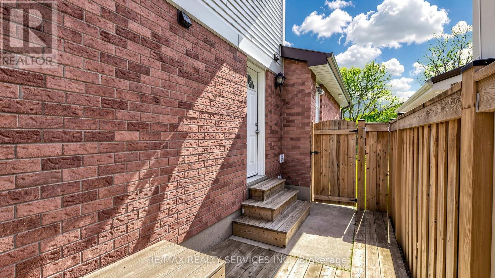 Single Family House for Sale in  NANTUCKET CRESCENT Brampton (Westgate) 