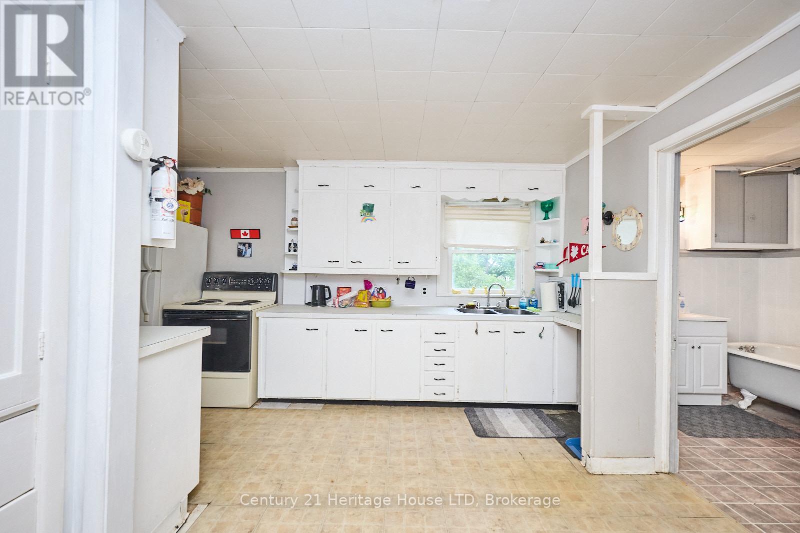 Self-contained upper kitchen