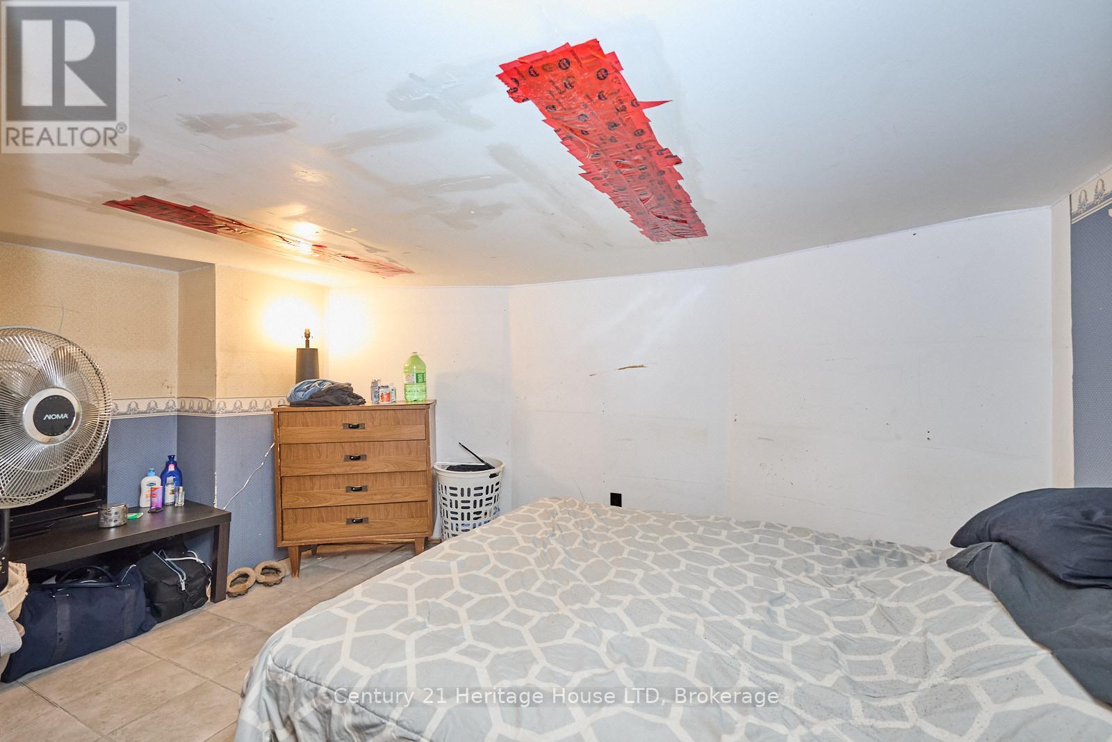 Additional lower bedroom
