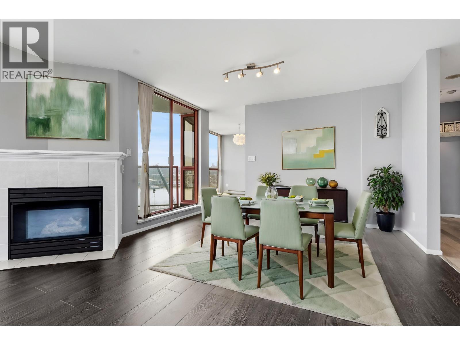 901 38 LEOPOLD PLACE, New Westminster