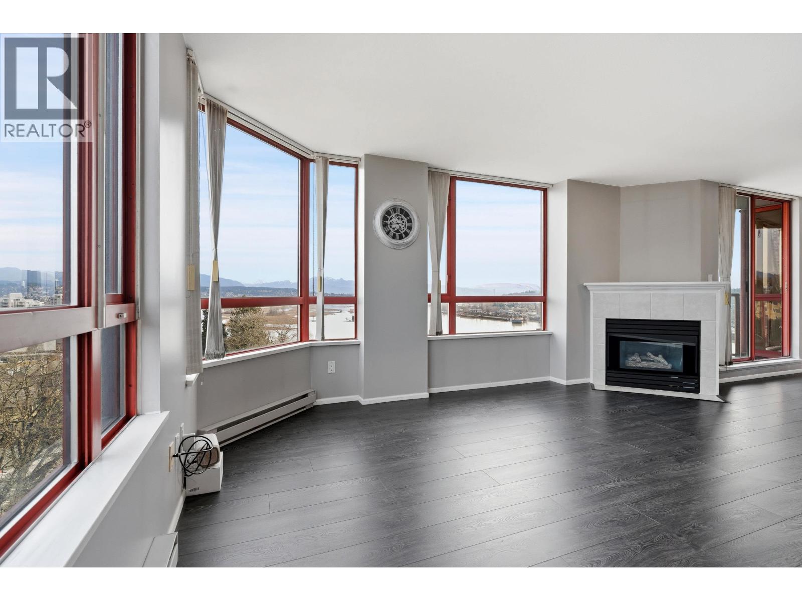 901 38 LEOPOLD PLACE, New Westminster