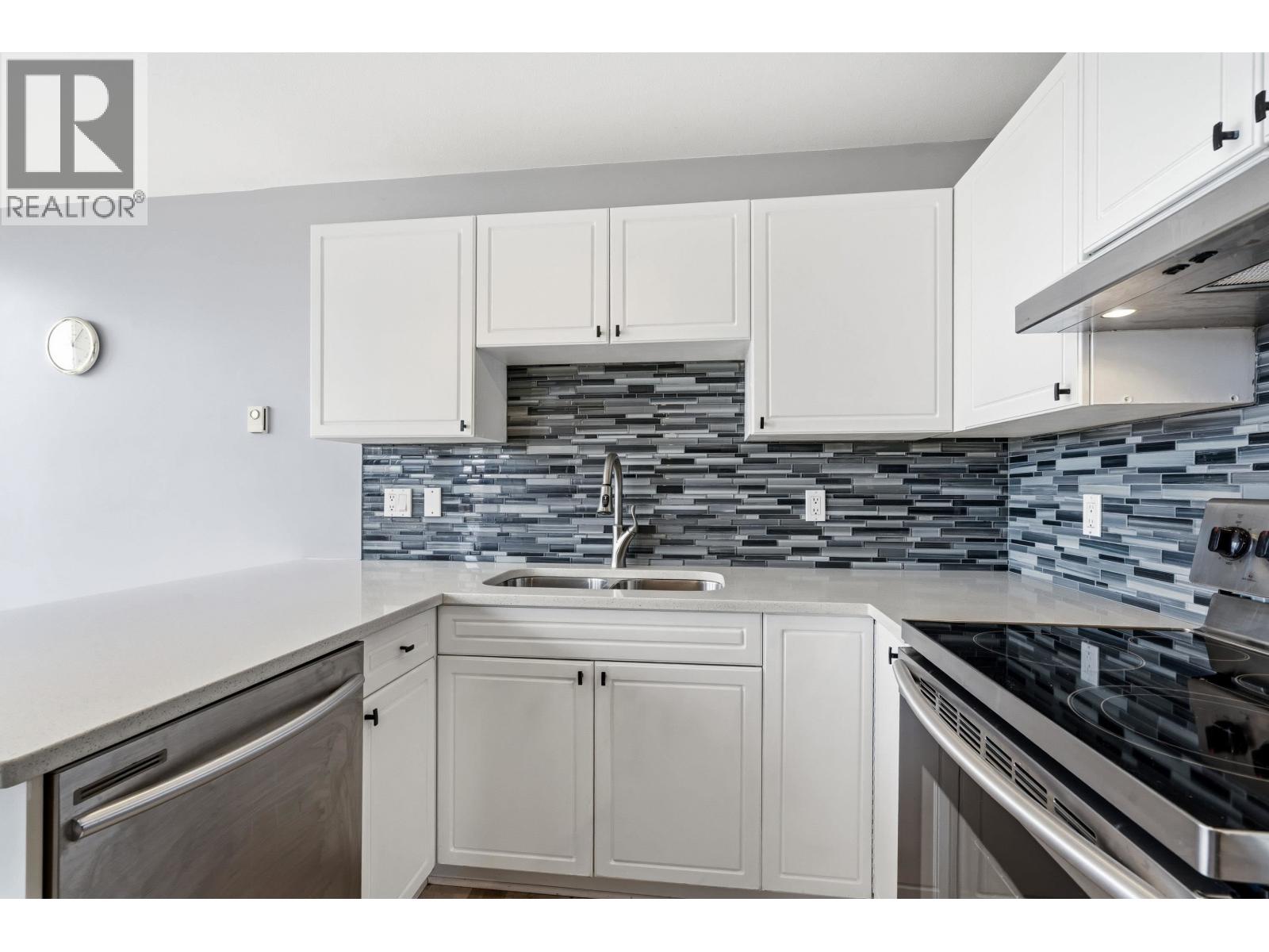 901 38 LEOPOLD PLACE, New Westminster