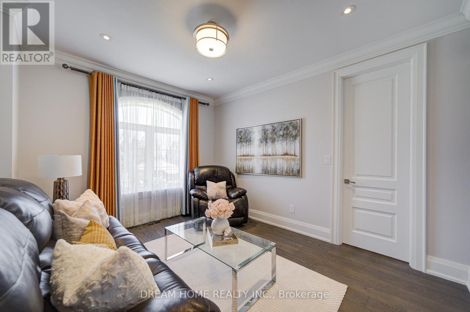 476 TENNYSON DRIVE - 32