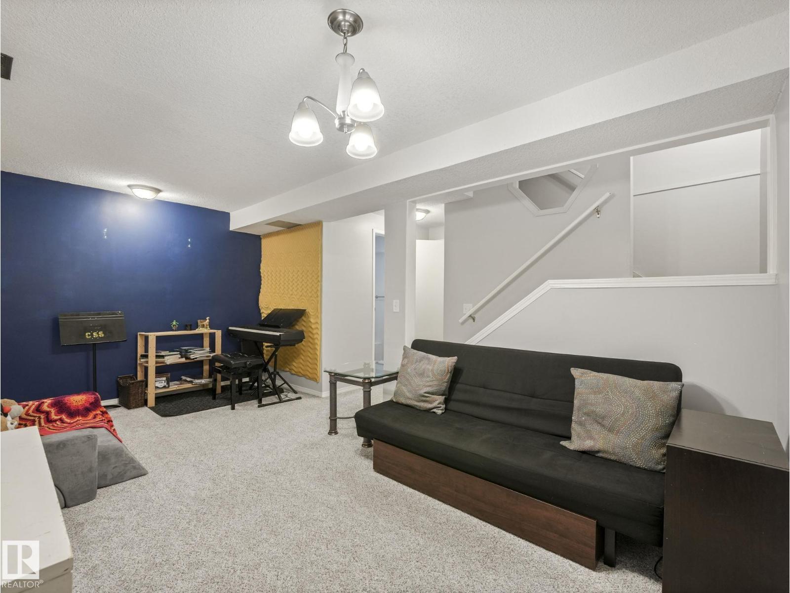 1364 LAKEWOOD RD W NW, Edmonton