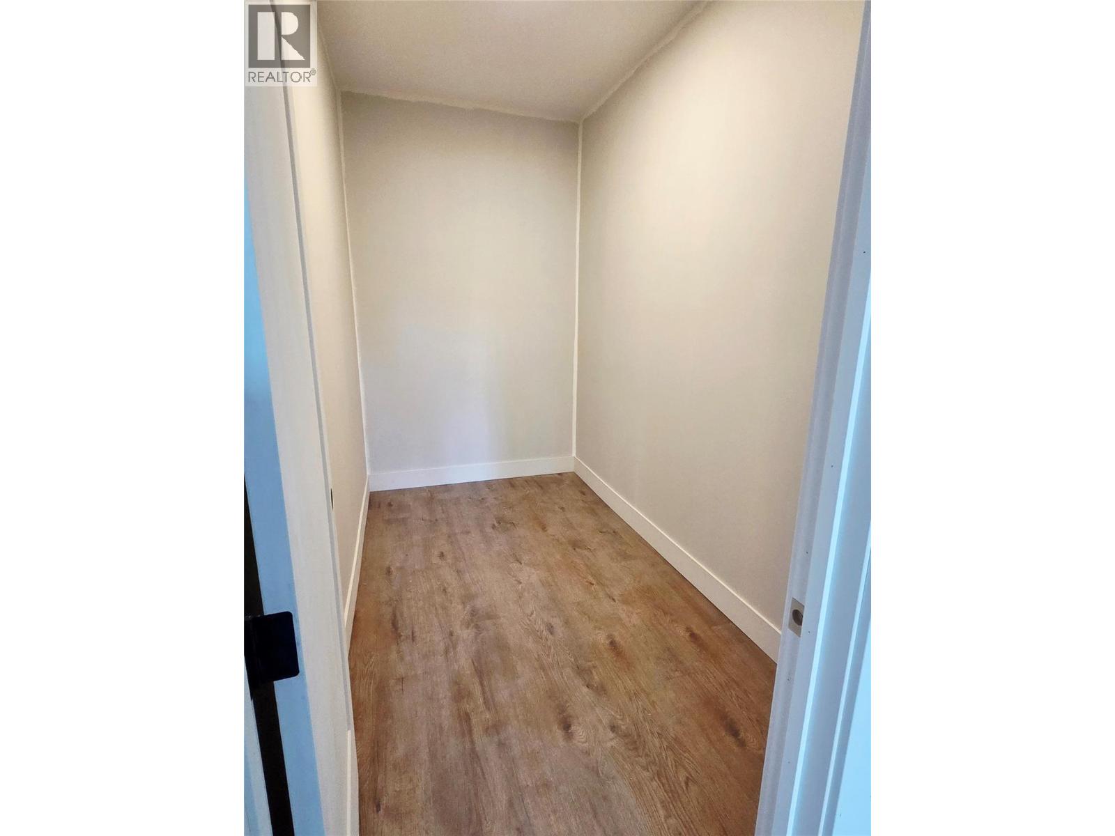 15 Turner Close - 12