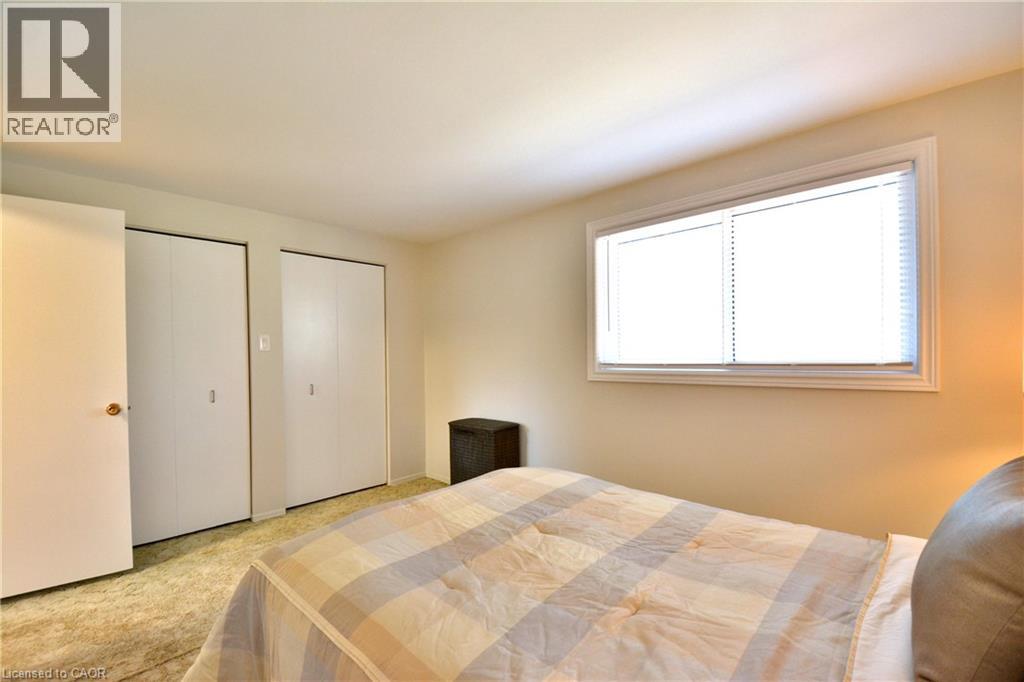 562 FORESTWOOD Crescent,Burlington,,