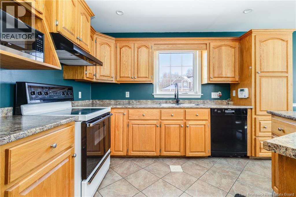 21 CARTER CRESCENT - 14