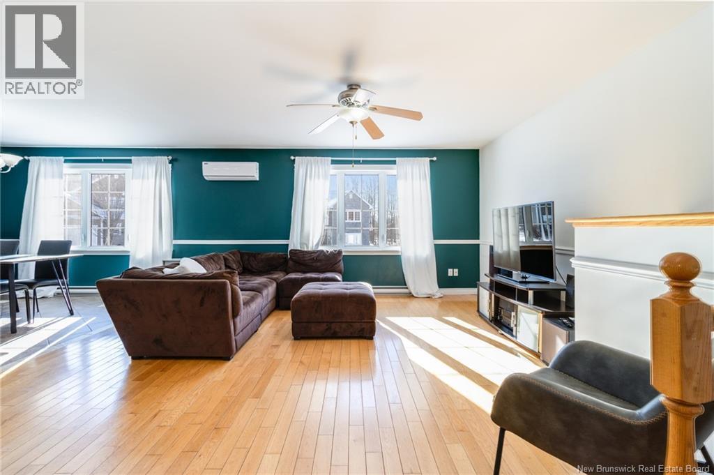 21 CARTER CRESCENT - 4