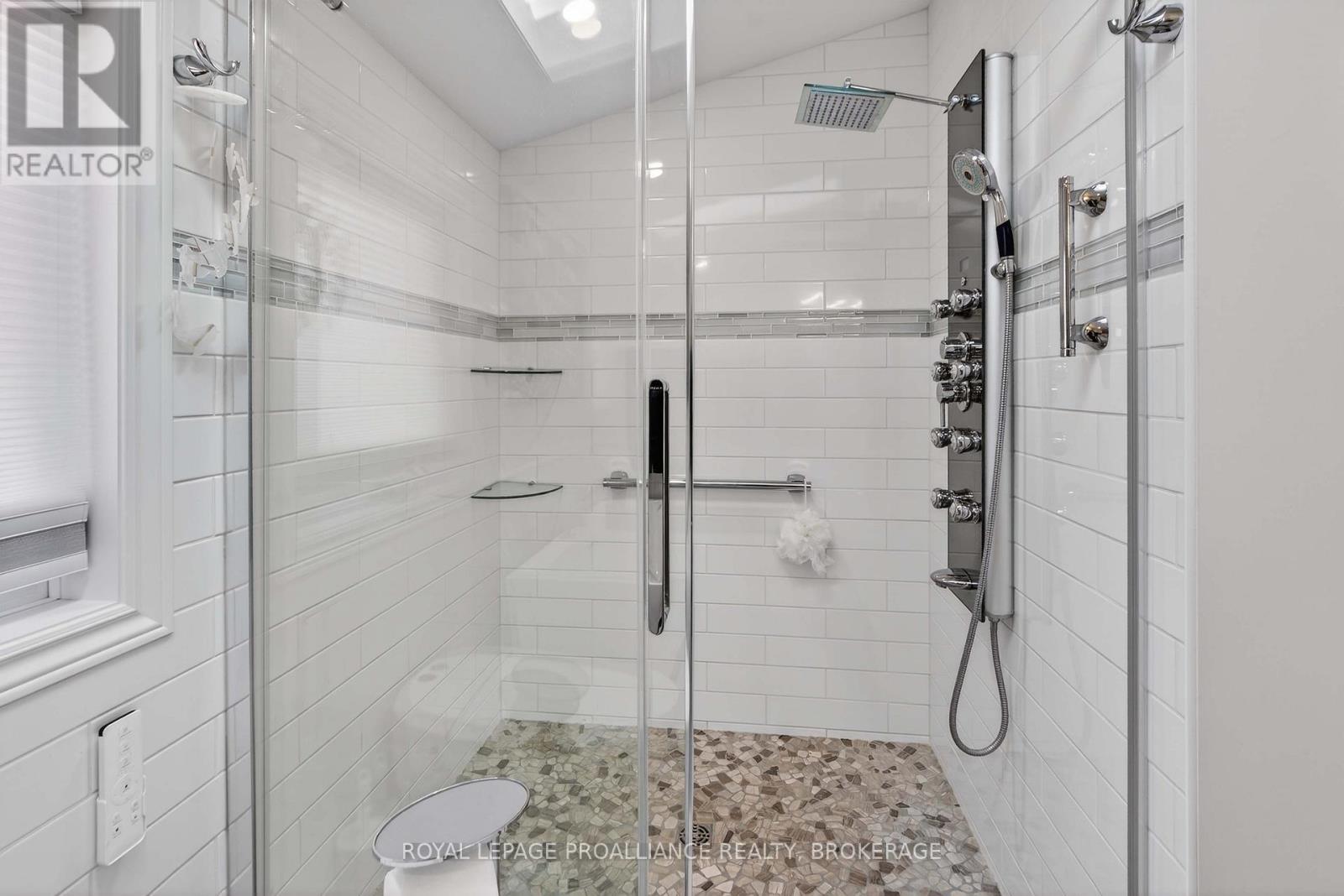 1004C PUBLIC BEACH ROAD - 32