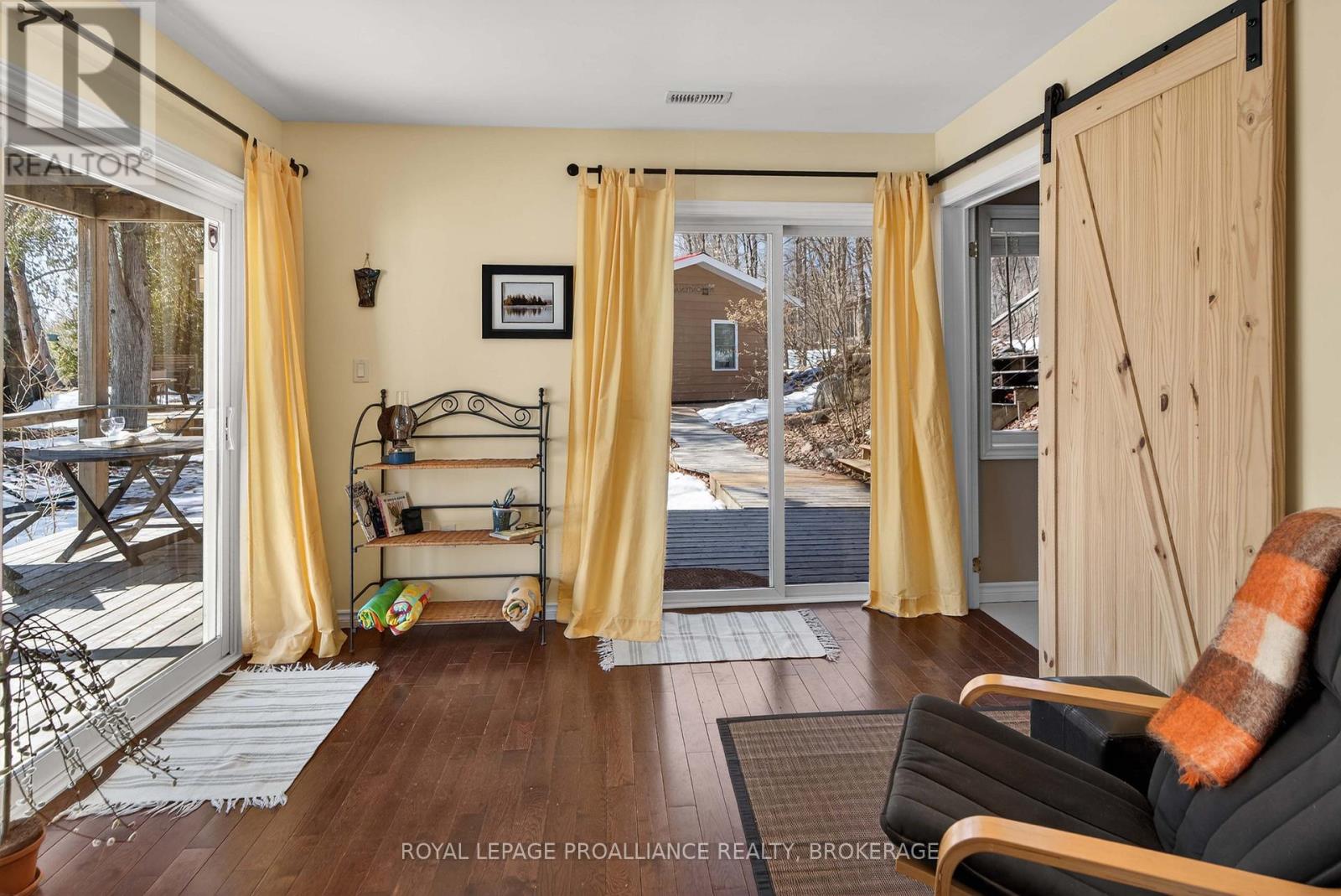 1004C PUBLIC BEACH ROAD - 34