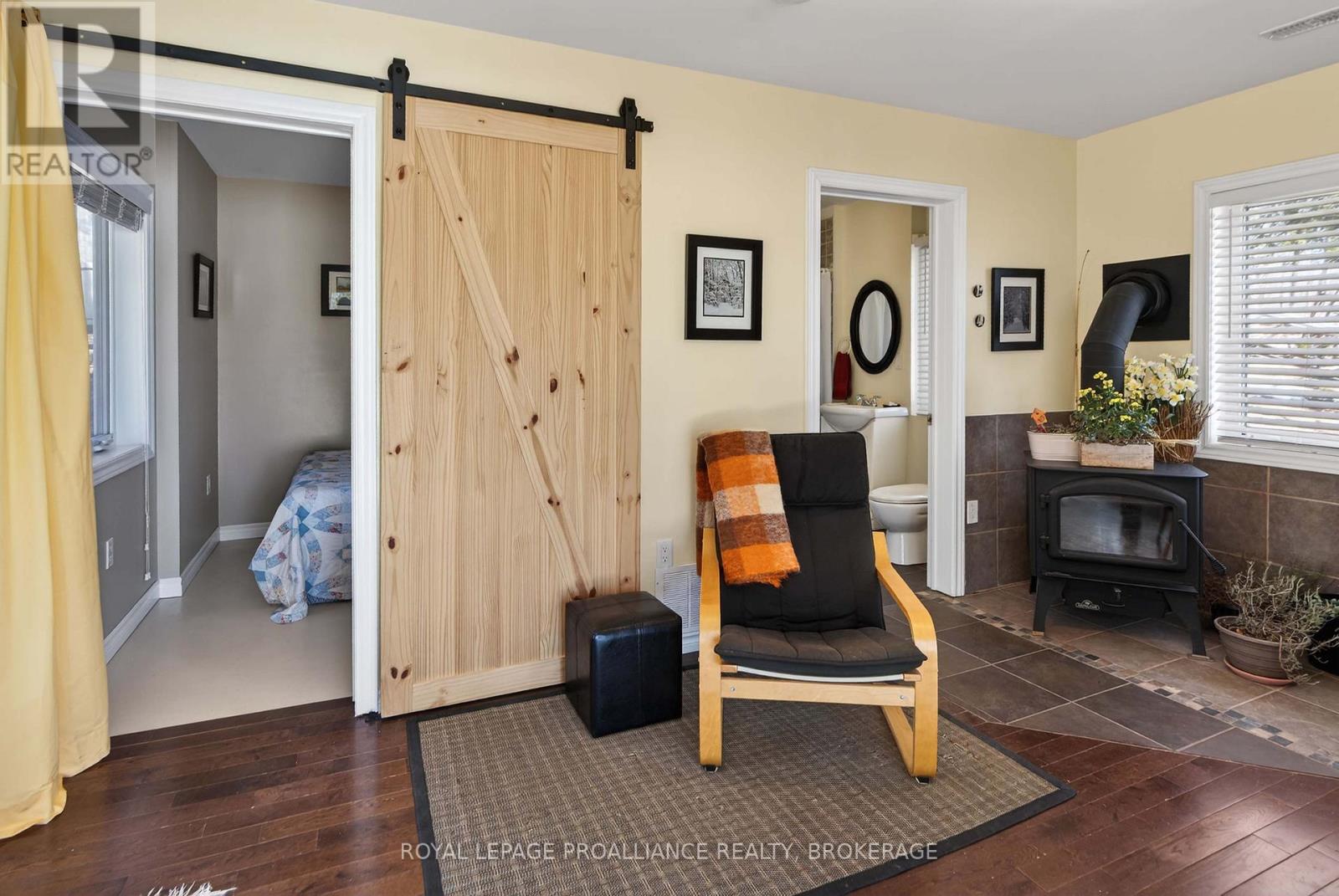 1004C PUBLIC BEACH ROAD - 35