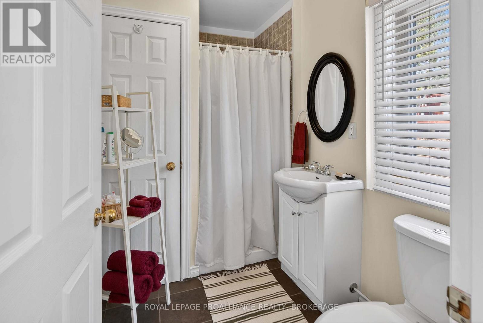 1004C PUBLIC BEACH ROAD - 36