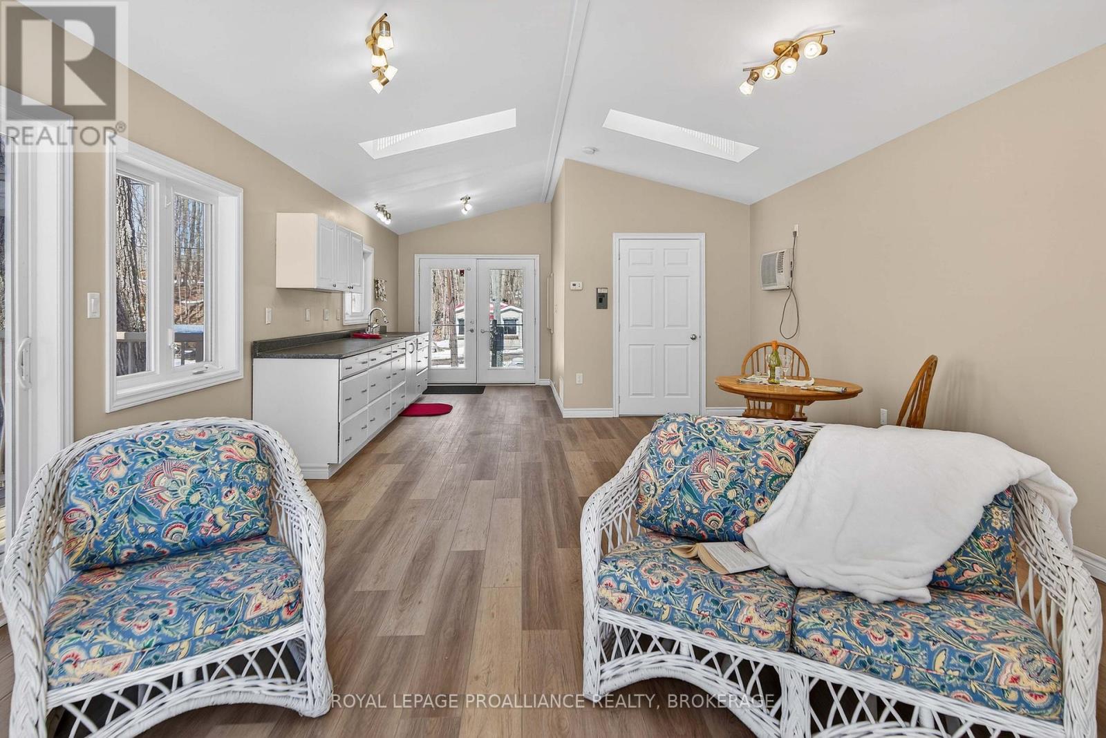 1004C PUBLIC BEACH ROAD - 41
