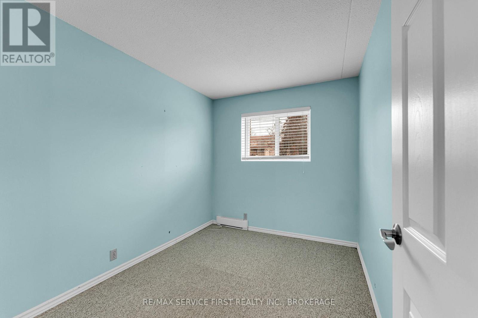 #301 610 WILLIAM STREET S - 36