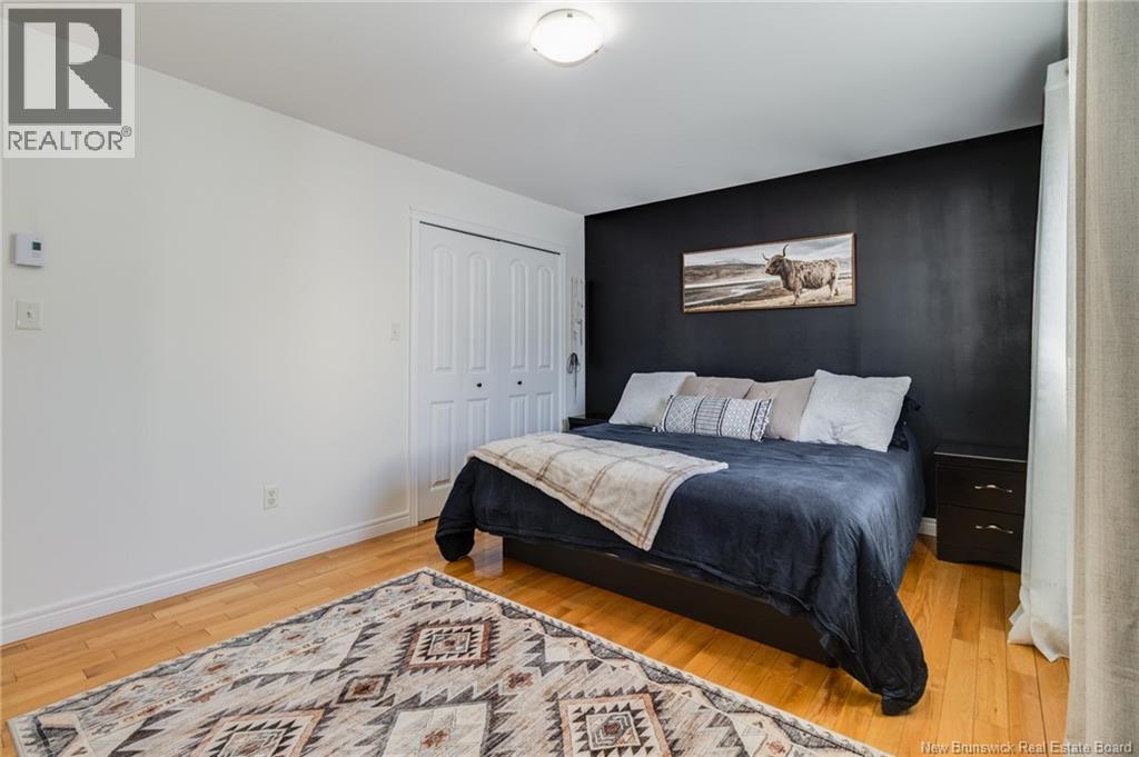 21 CARTER CRESCENT - 24