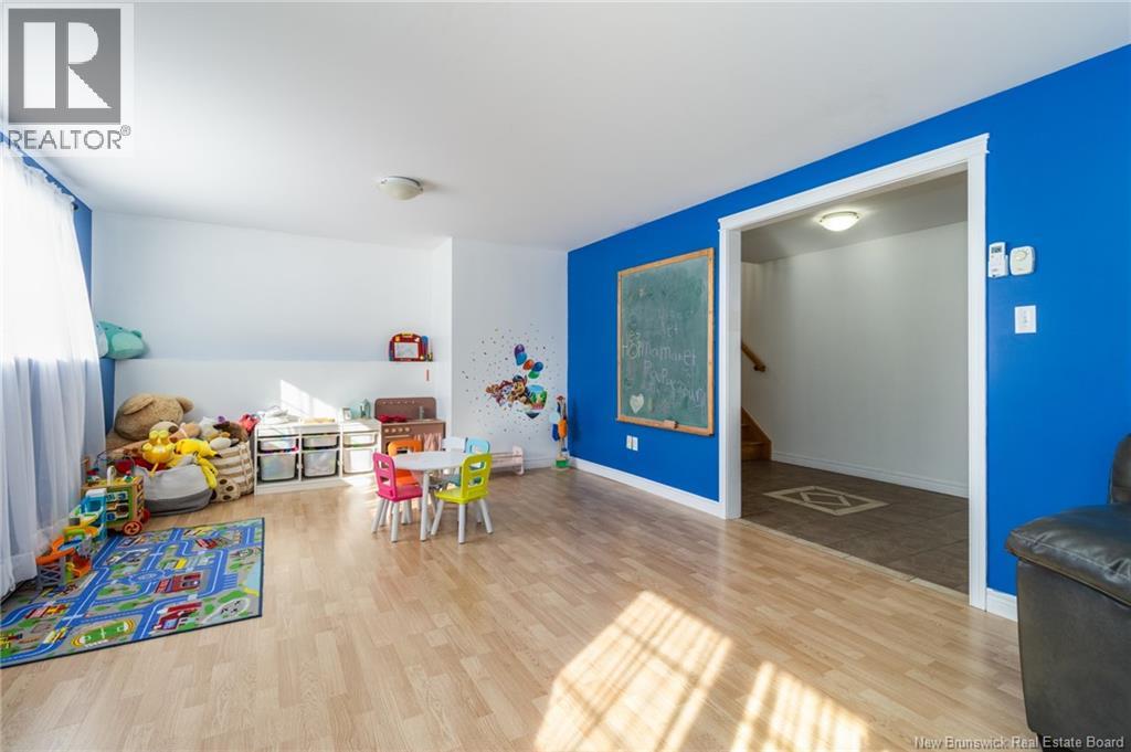 21 CARTER CRESCENT - 20