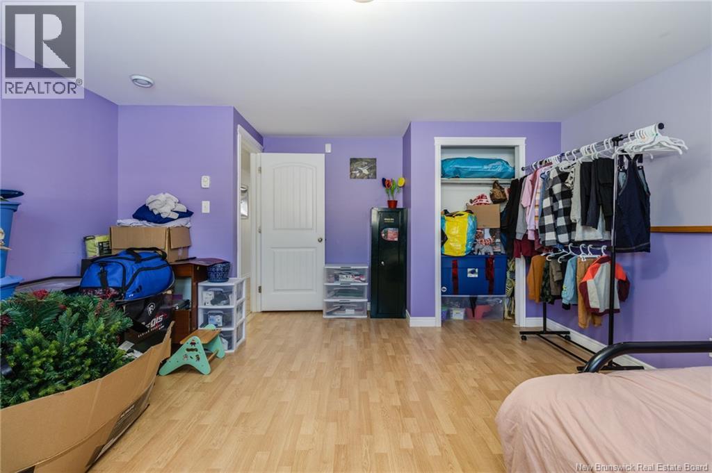 21 CARTER CRESCENT - 33