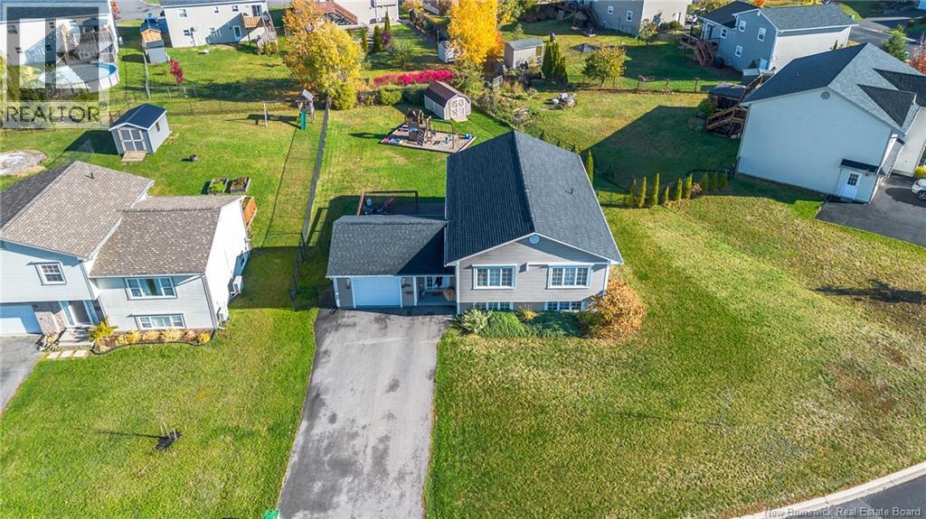 21 CARTER CRESCENT - 38