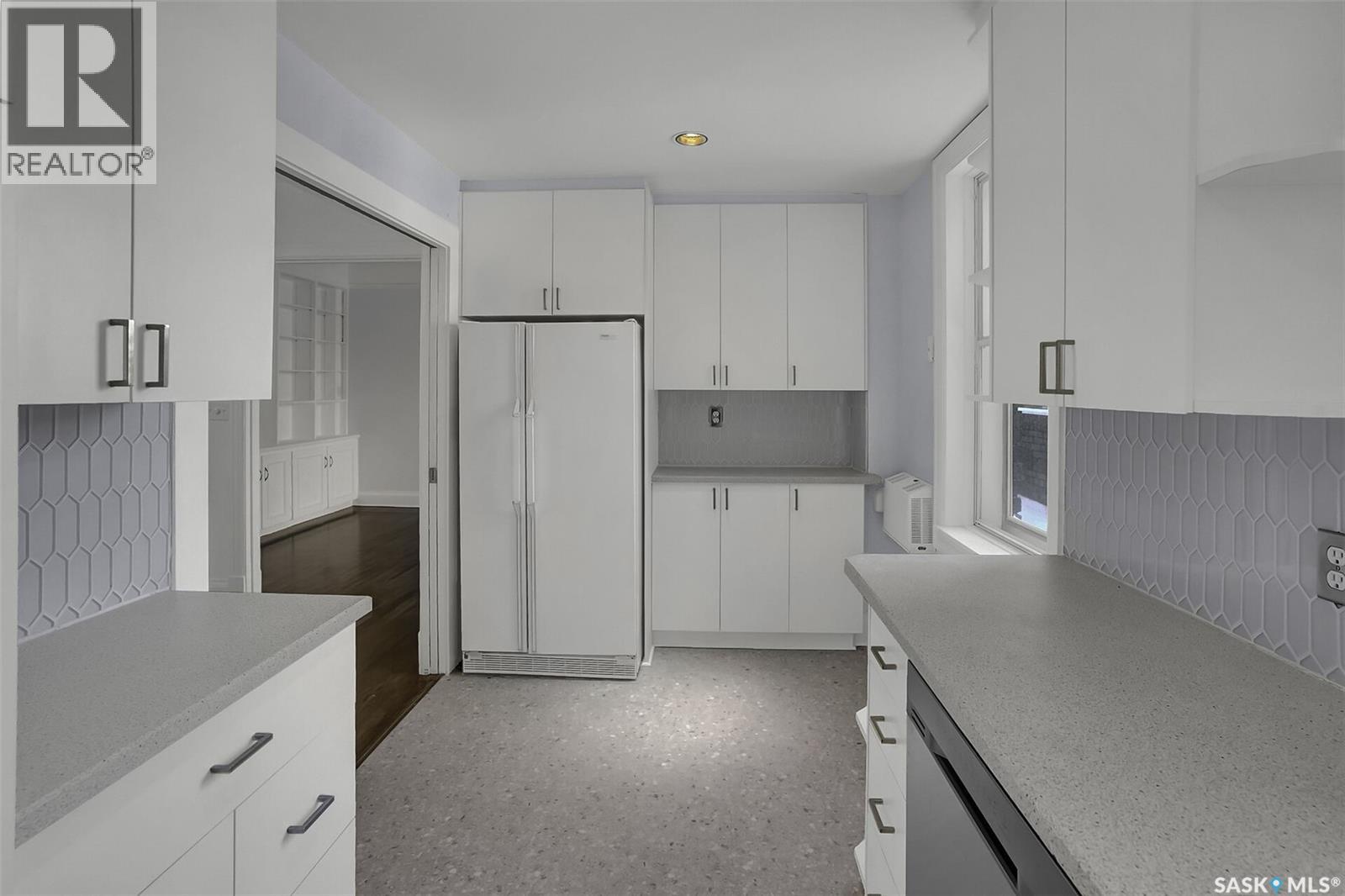 #209 2305 Victoria AVENUE - 18