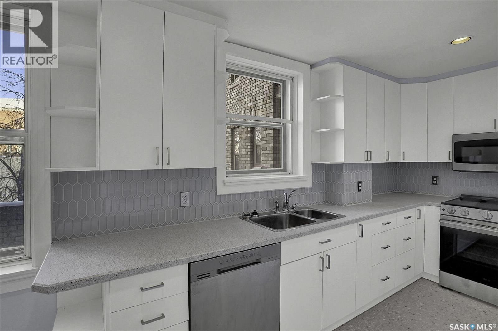 #209 2305 Victoria AVENUE - 12