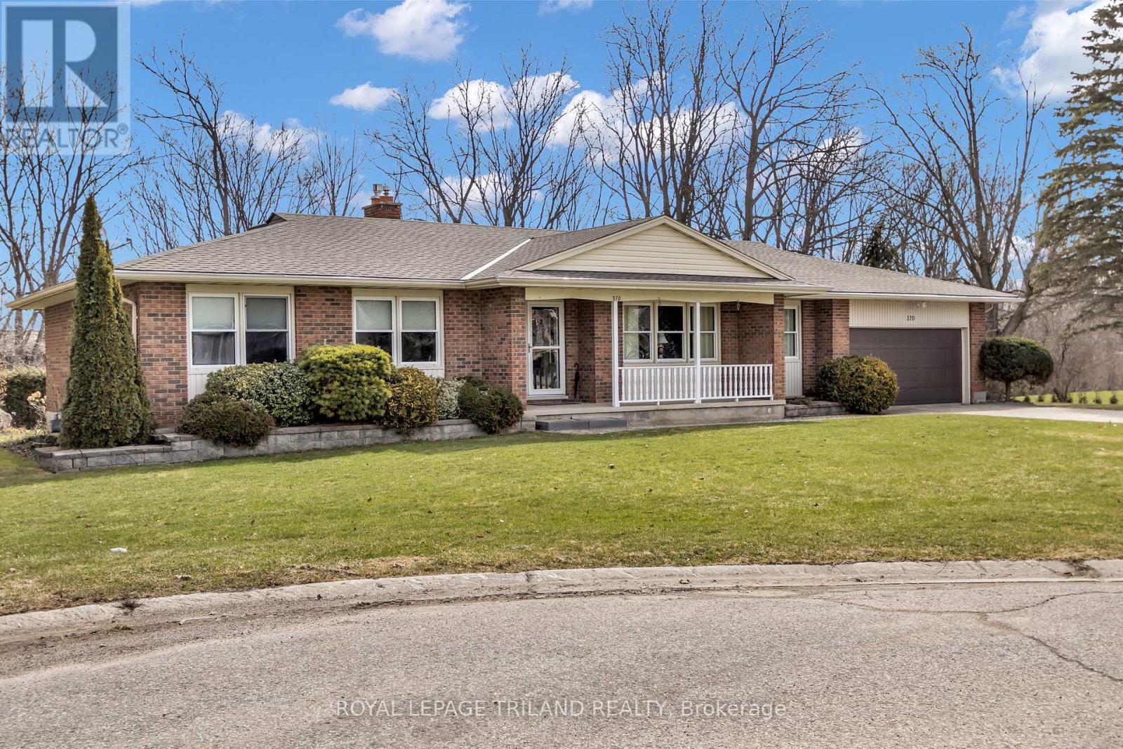 Single Family House Bungalow for Sale in  STATION STREET North Middlesex (Parkhill) 