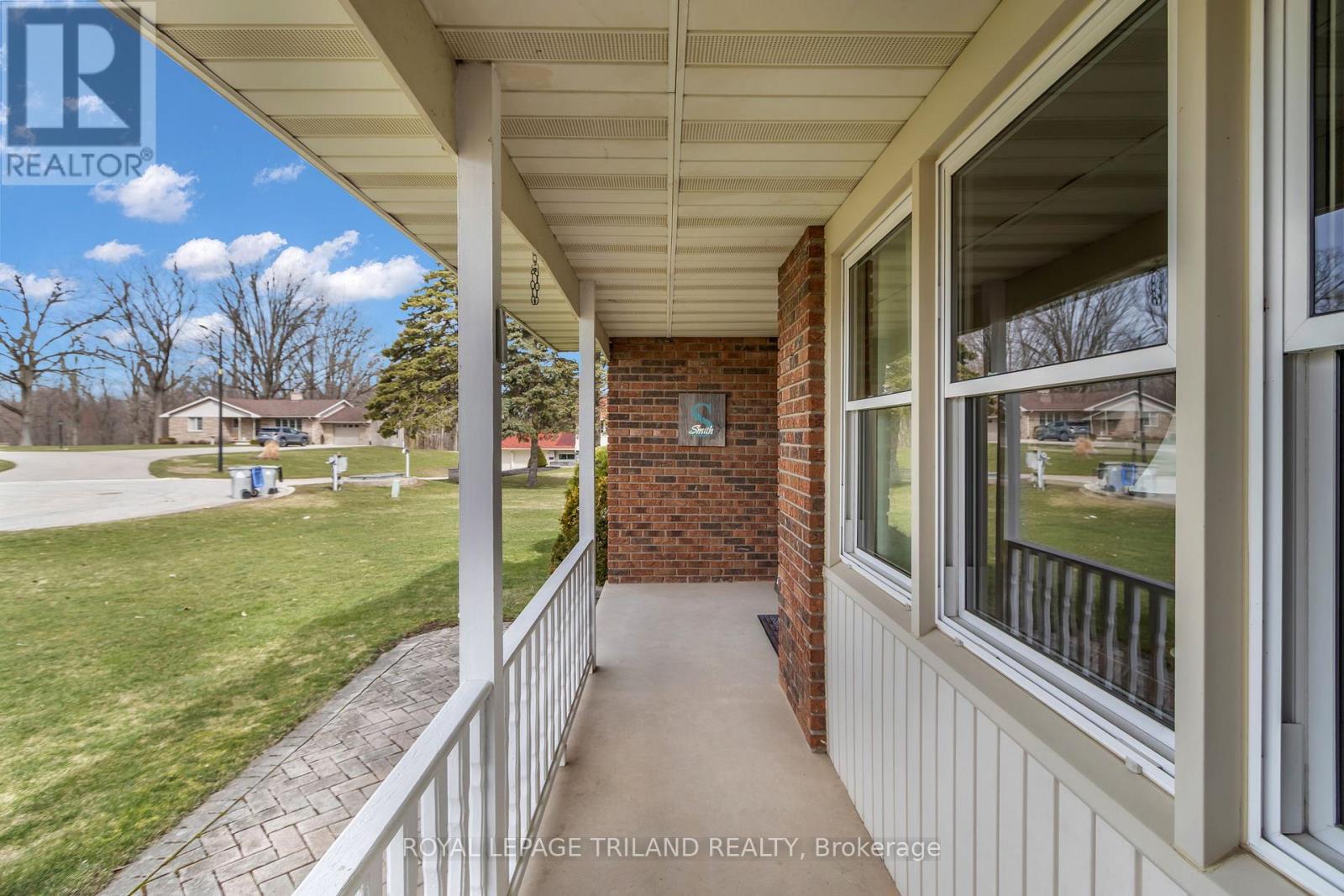 Single Family House Bungalow for Sale in  STATION STREET North Middlesex (Parkhill) 