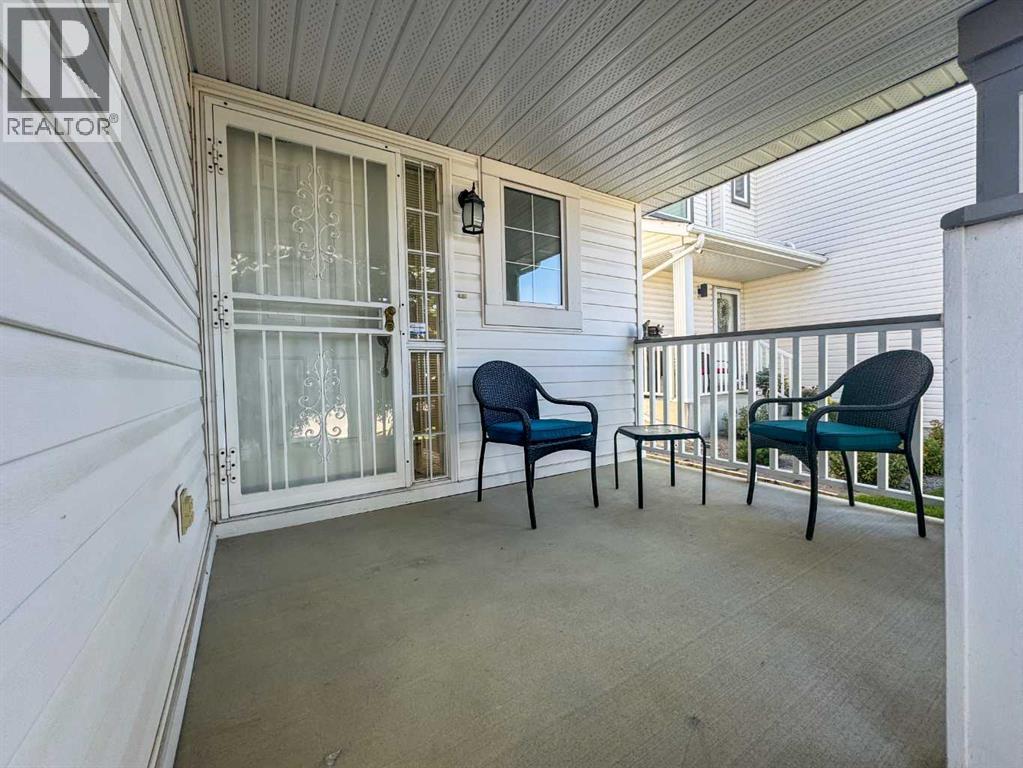 Single Family House for Sale in  Douglas Ridge Boulevard SE Douglasdale/Glen Calgary 