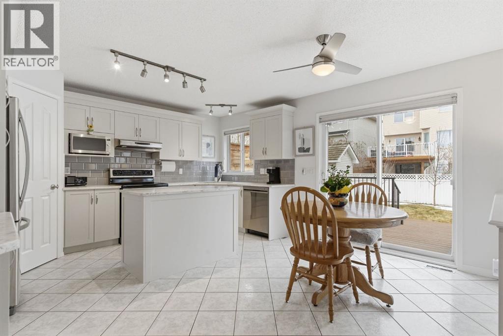 Single Family House for Sale in  Douglas Ridge Boulevard SE Douglasdale/Glen Calgary 