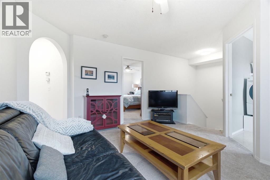 Single Family House for Sale in  Douglas Ridge Boulevard SE Douglasdale/Glen Calgary 