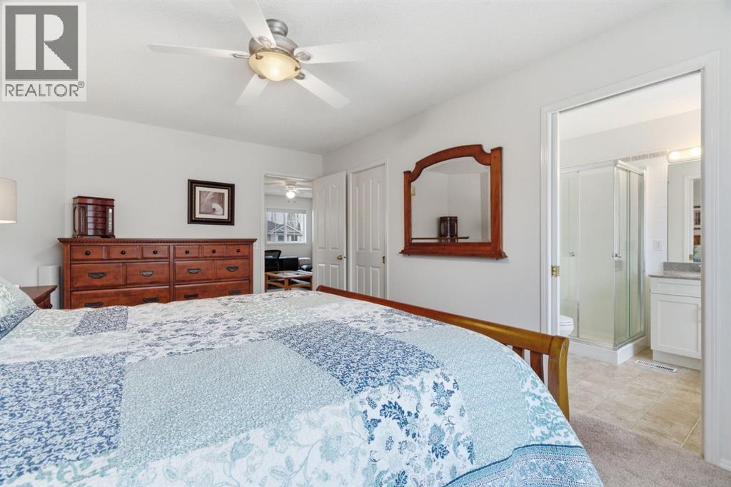 Single Family House for Sale in  Douglas Ridge Boulevard SE Douglasdale/Glen Calgary 