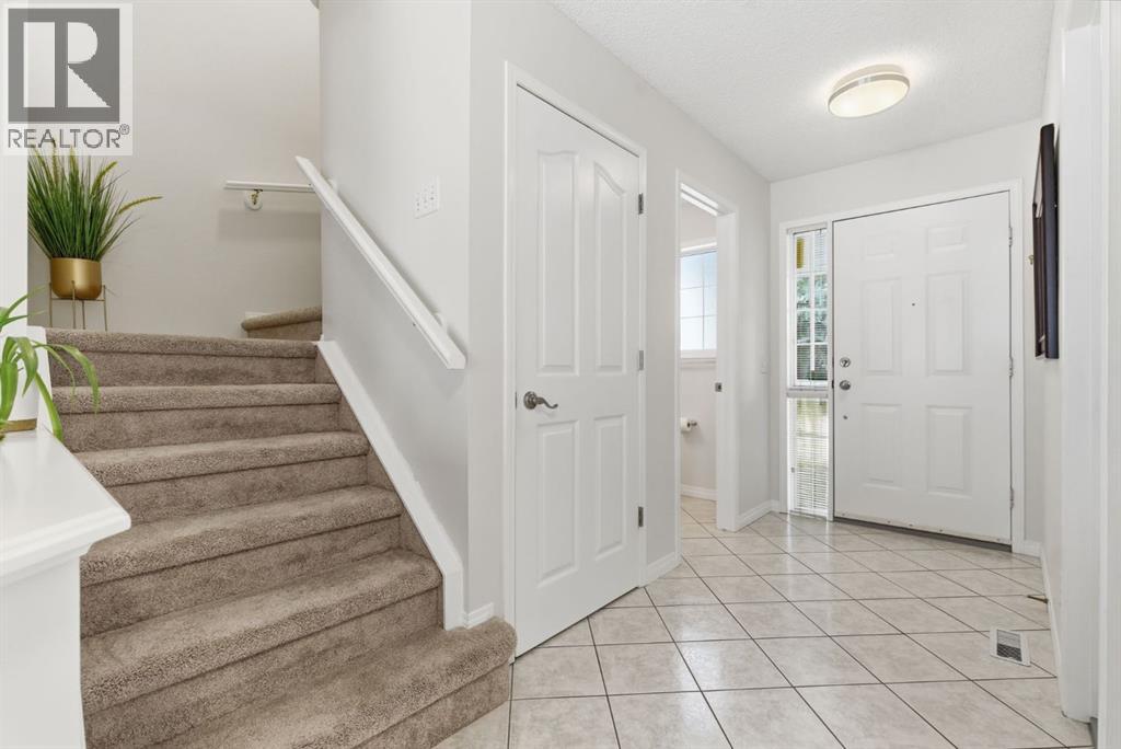 Single Family House for Sale in  Douglas Ridge Boulevard SE Douglasdale/Glen Calgary 