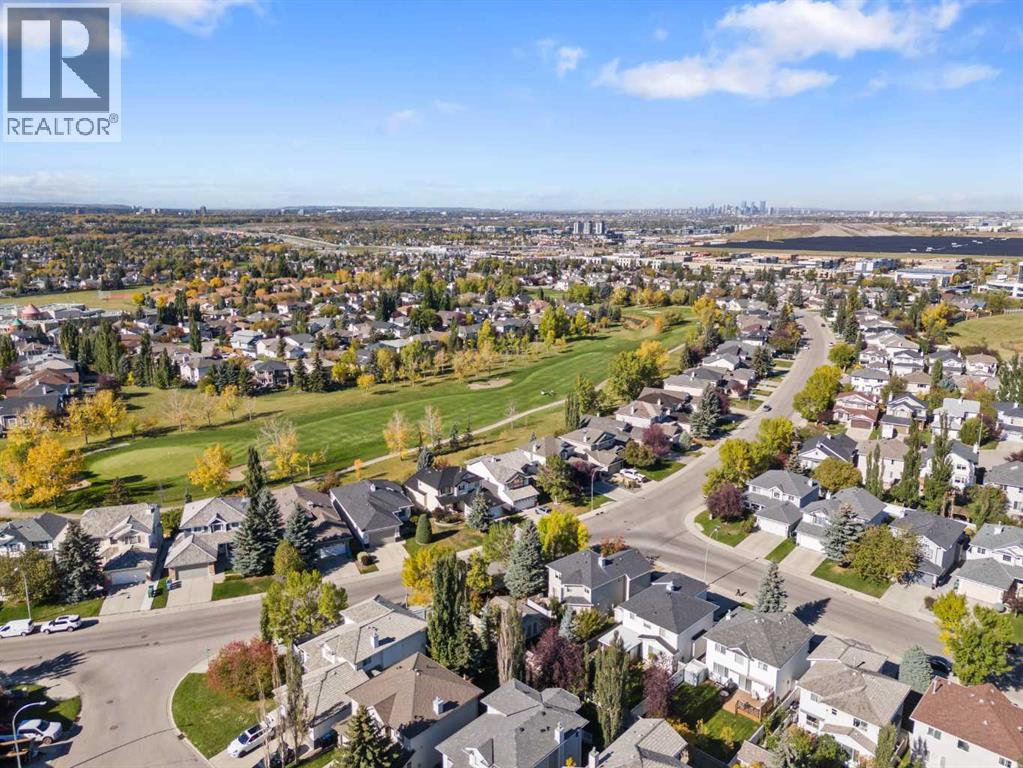 Single Family House for Sale in  Douglas Ridge Boulevard SE Douglasdale/Glen Calgary 