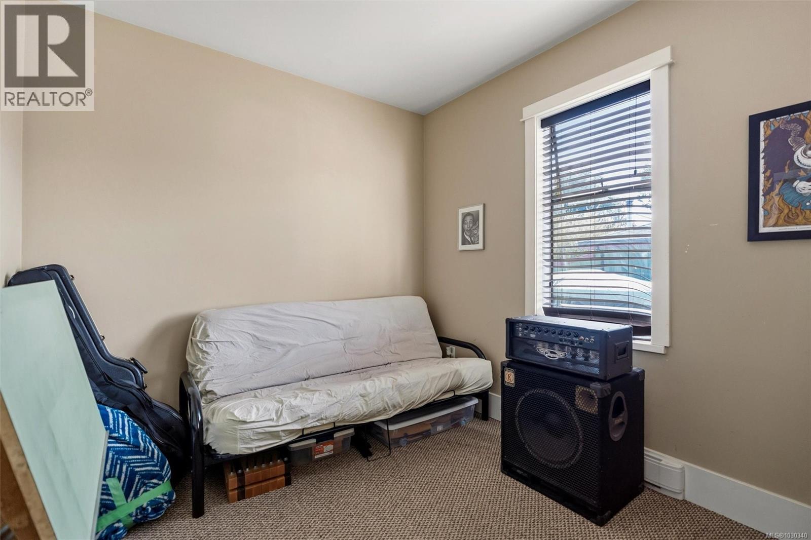 989 DUNSMUIR RD - 15