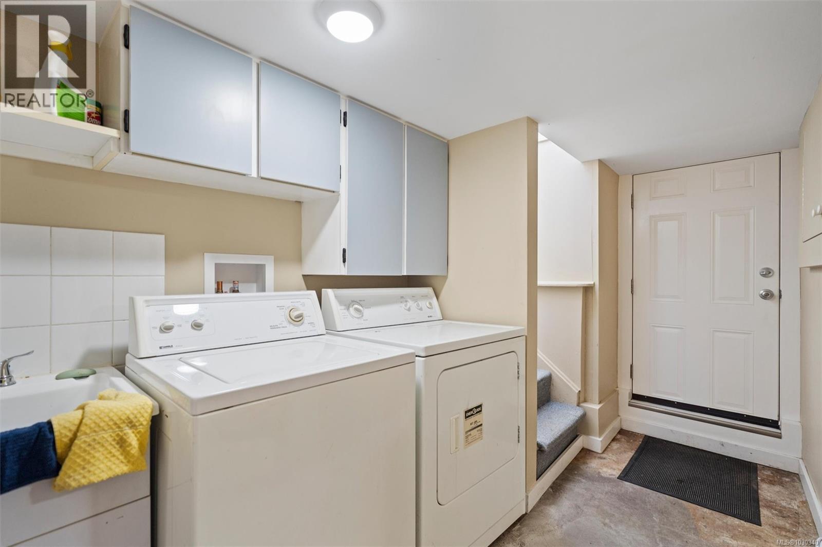 989 DUNSMUIR RD - 20