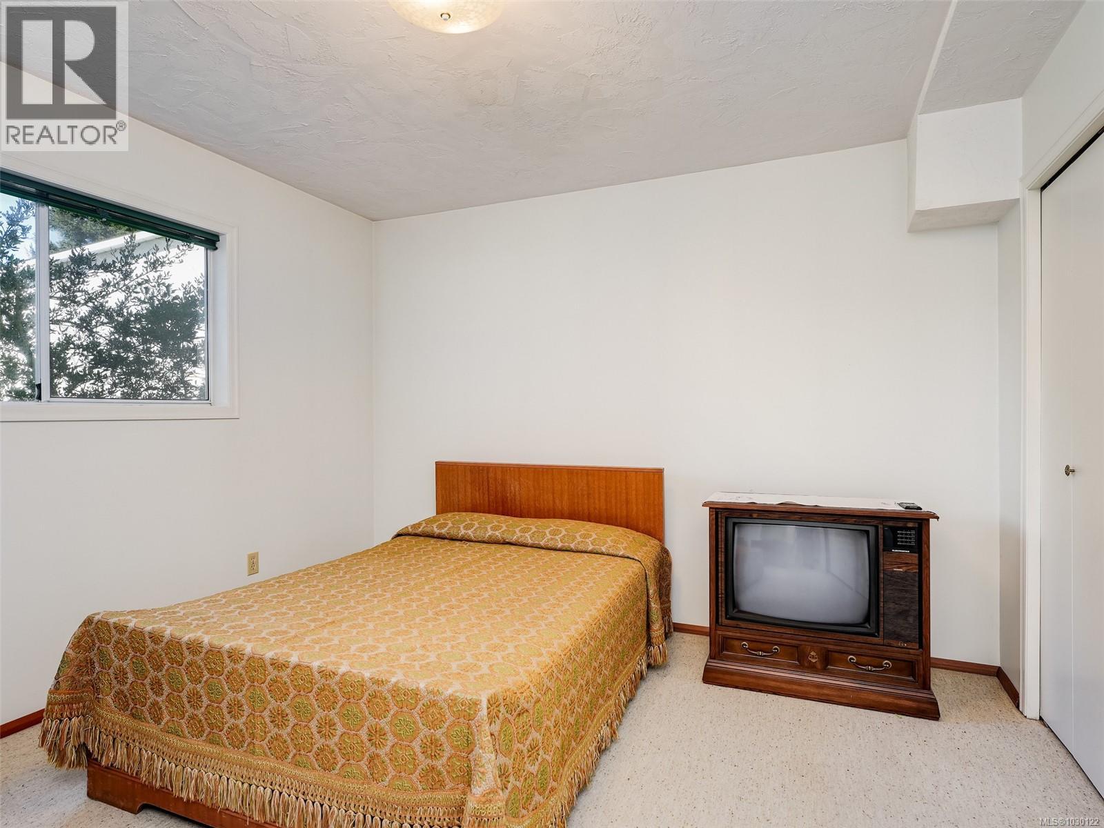 3250 SEDGWICK DR - 15