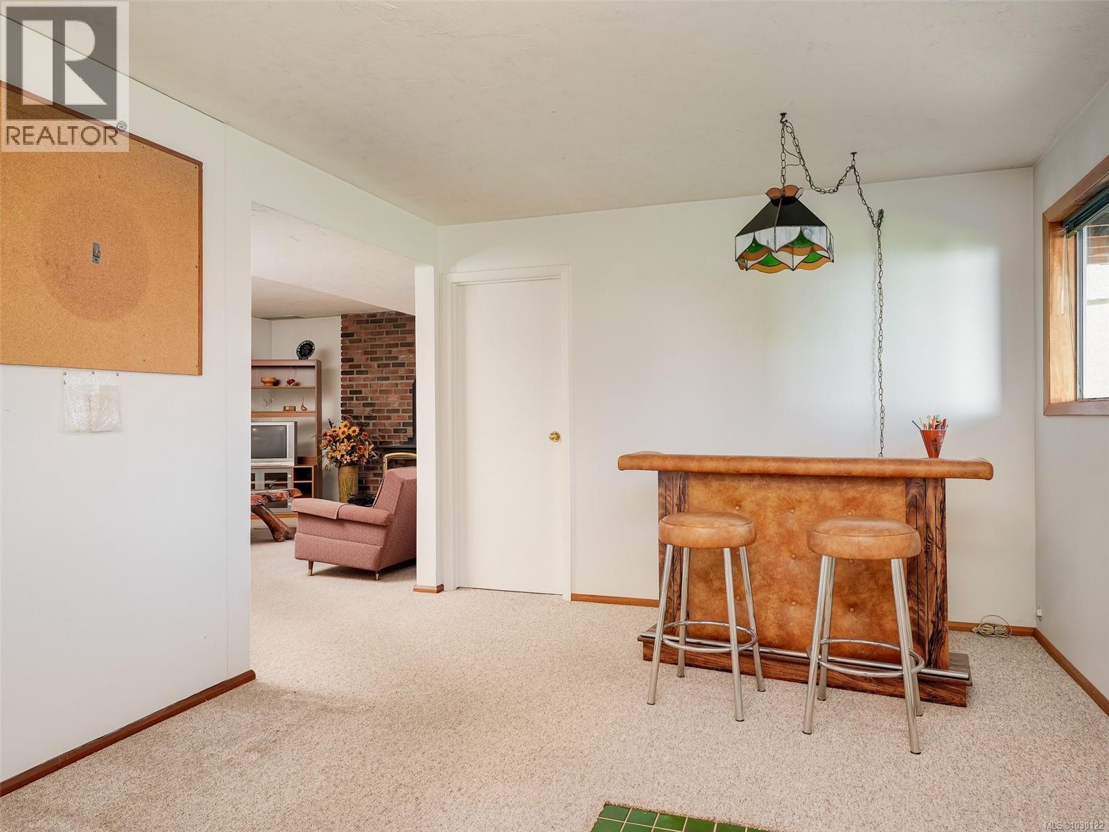 3250 SEDGWICK DR - 17