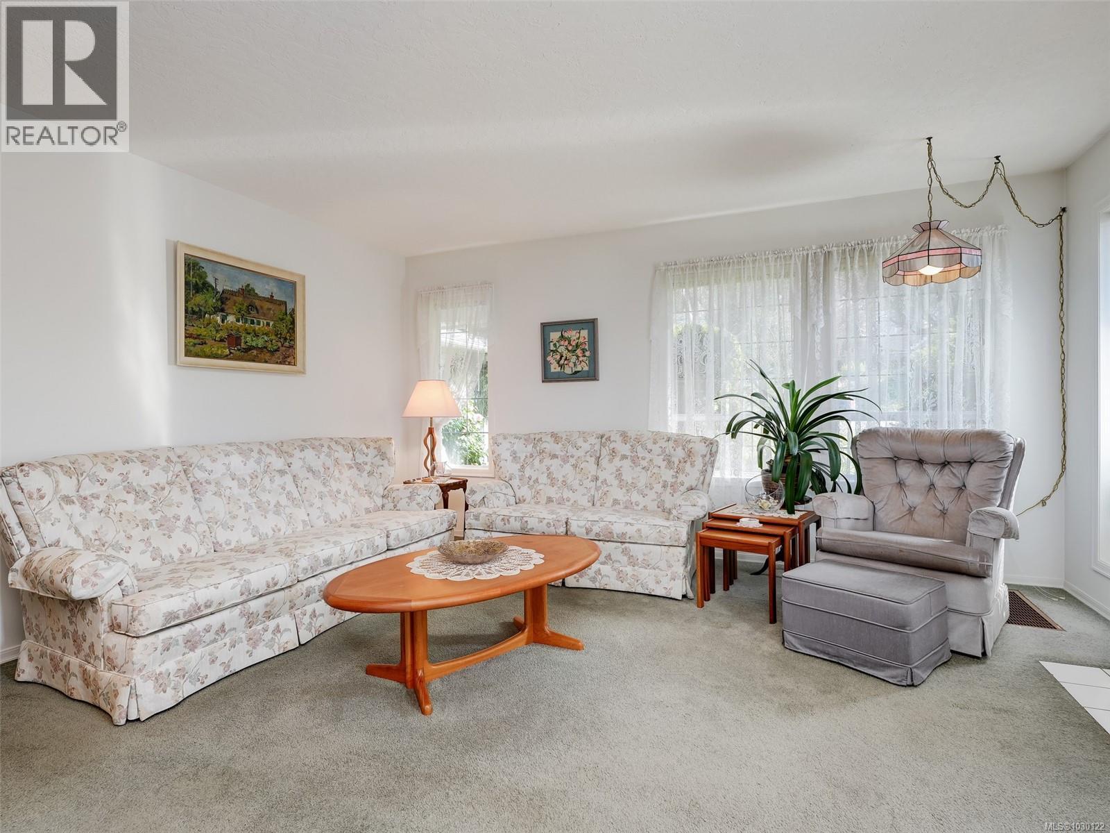 3250 SEDGWICK DR - Image 3