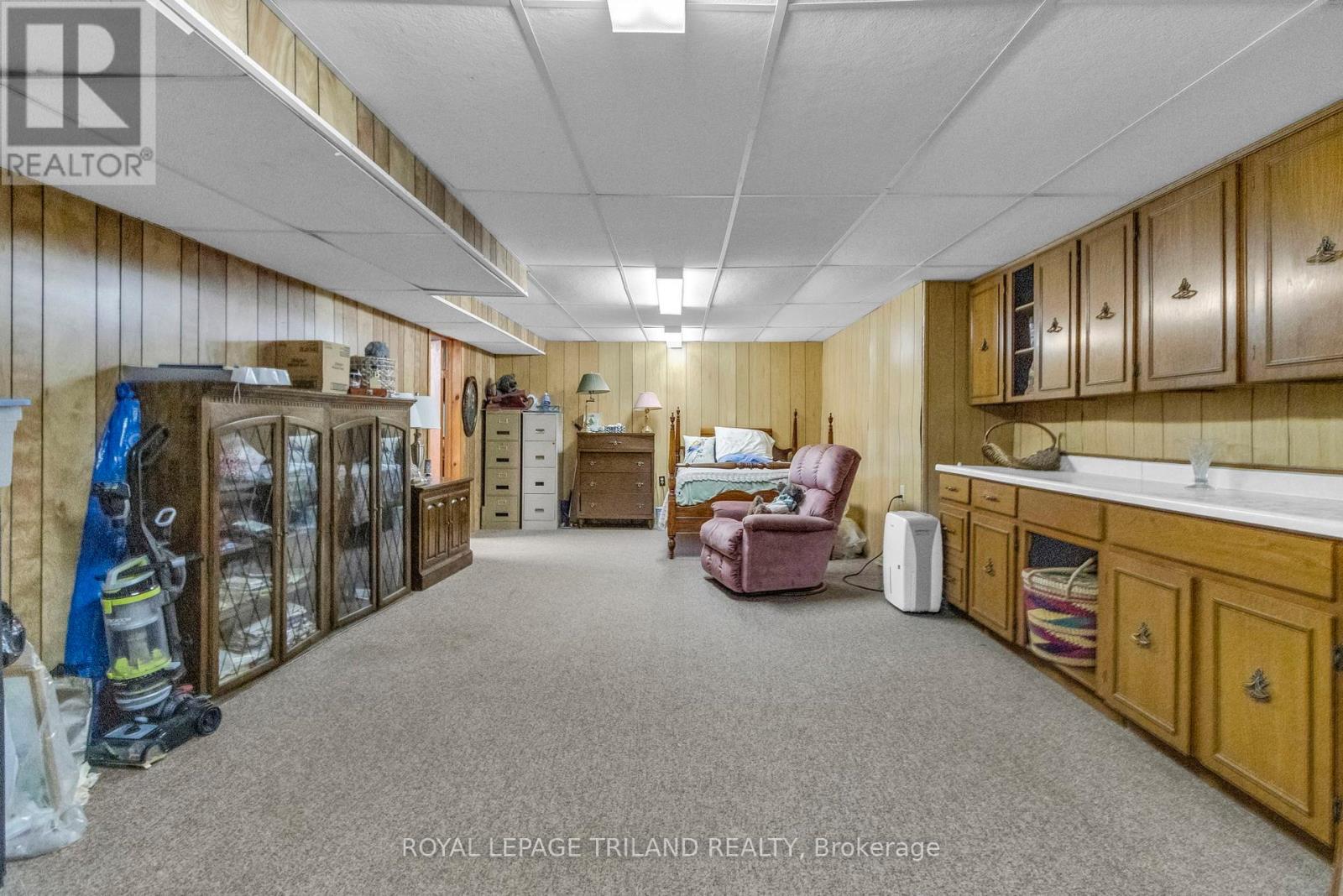 Single Family House Bungalow for Sale in  STATION STREET North Middlesex (Parkhill) 