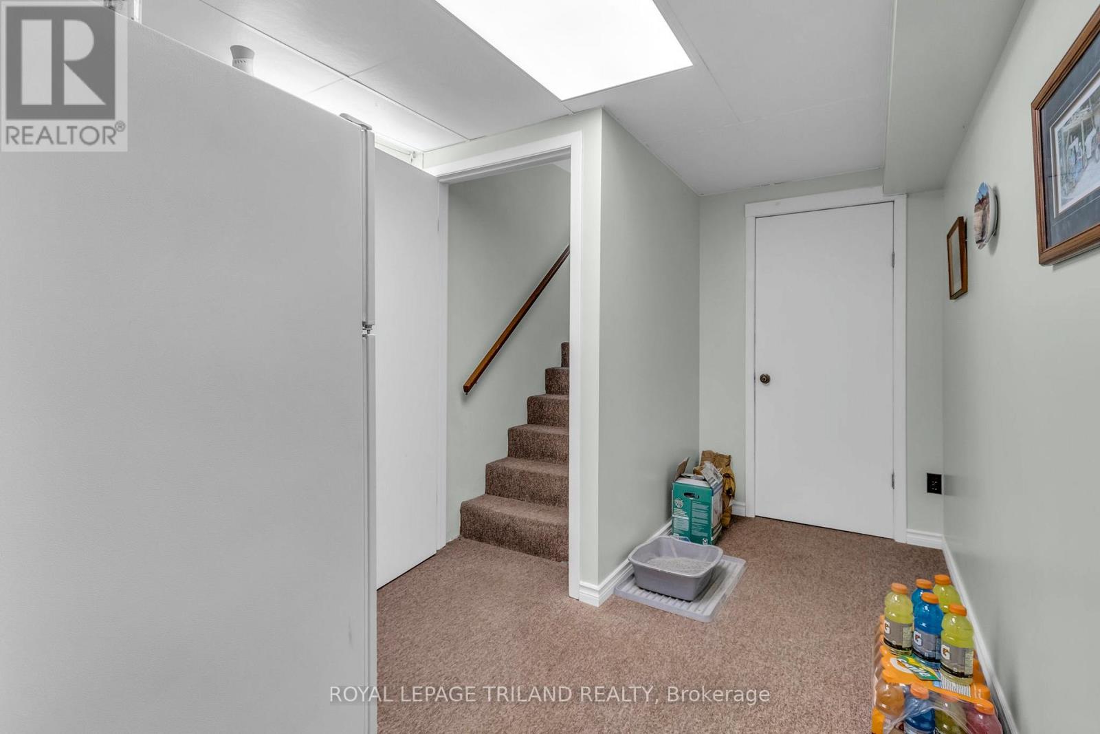 Single Family House Bungalow for Sale in  STATION STREET North Middlesex (Parkhill) 