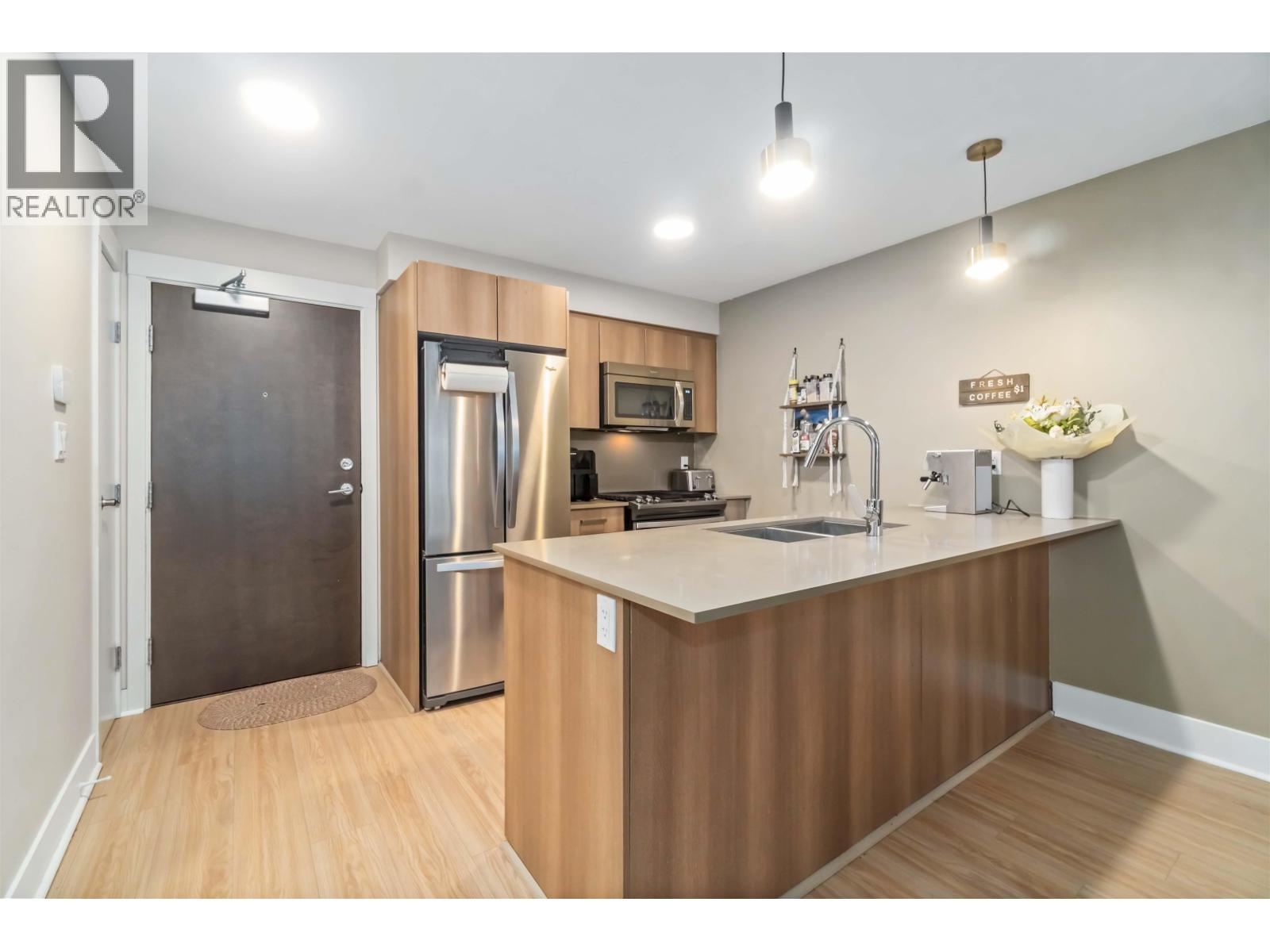 117 7058 14TH Avenue - photo 2