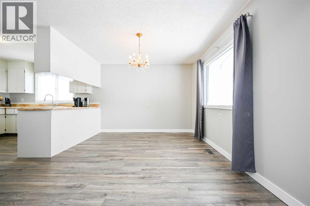 Single Family House Bungalow for Sale in   Avenue Mountview Grande Prairie 