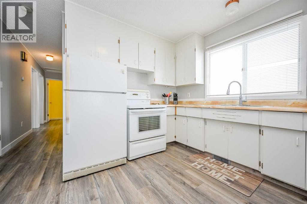 Single Family House Bungalow for Sale in   Avenue Mountview Grande Prairie 