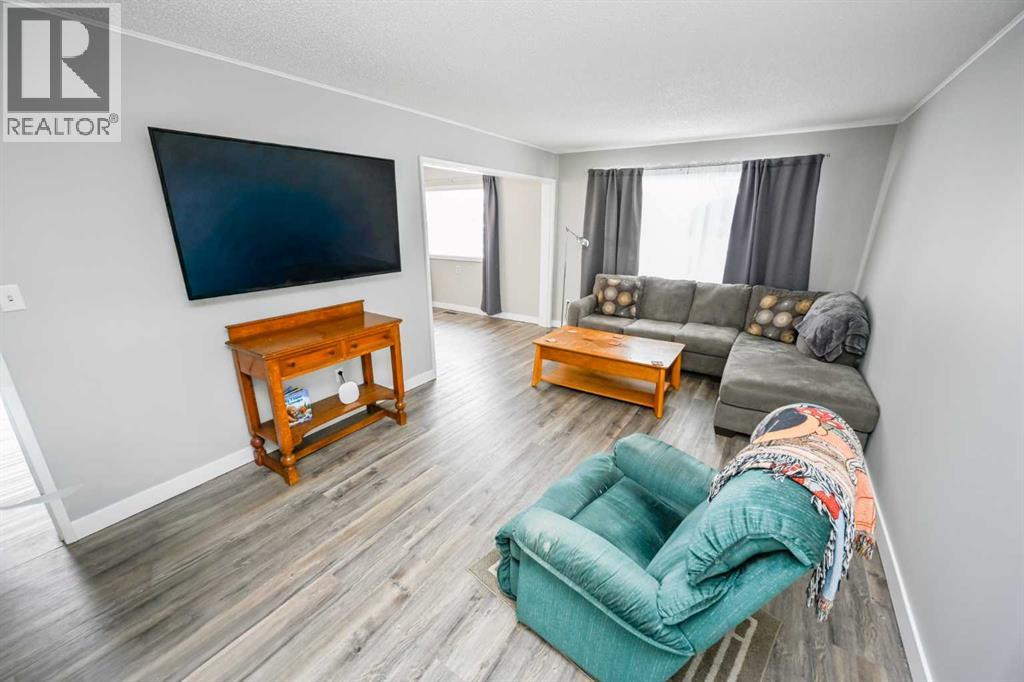 Single Family House Bungalow for Sale in   Avenue Mountview Grande Prairie 