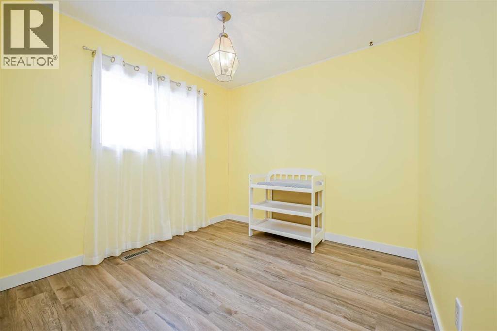 Single Family House Bungalow for Sale in   Avenue Mountview Grande Prairie 