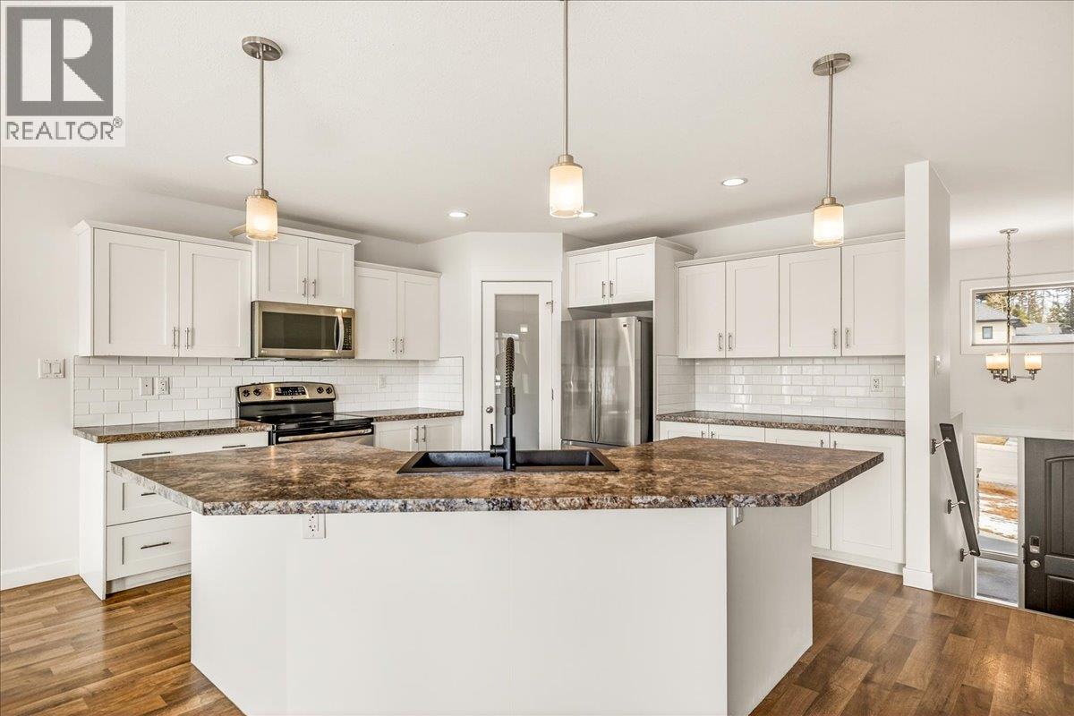 2261 Black Hawk Drive, Sparwood