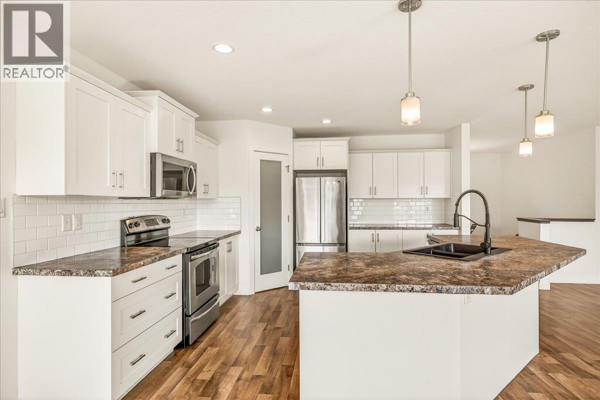 2261 Black Hawk Drive, Sparwood