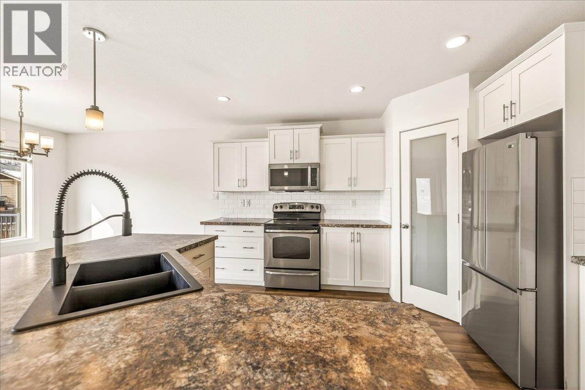 2261 Black Hawk Drive, Sparwood