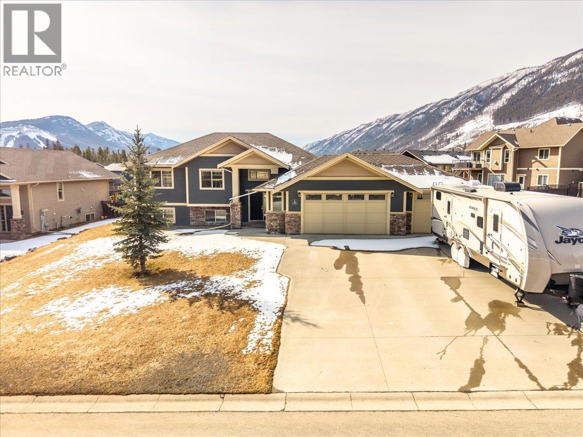 2261 Black Hawk Drive, Sparwood