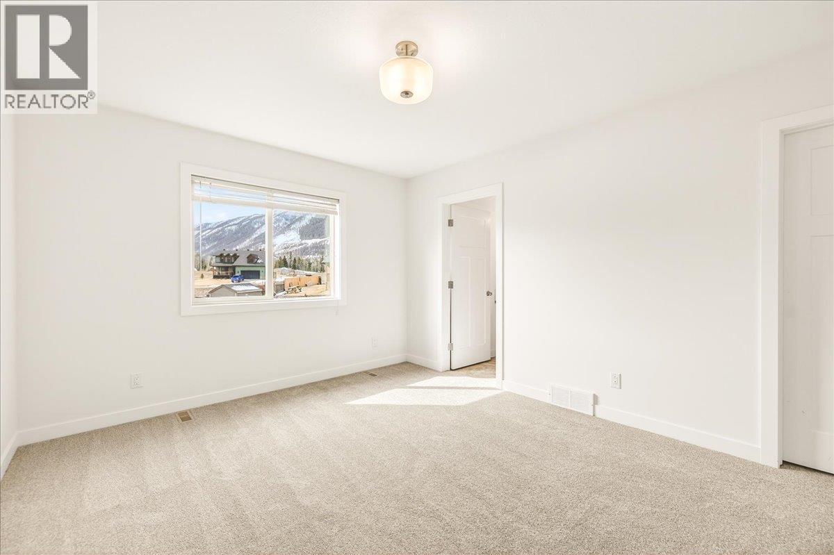 2261 Black Hawk Drive, Sparwood