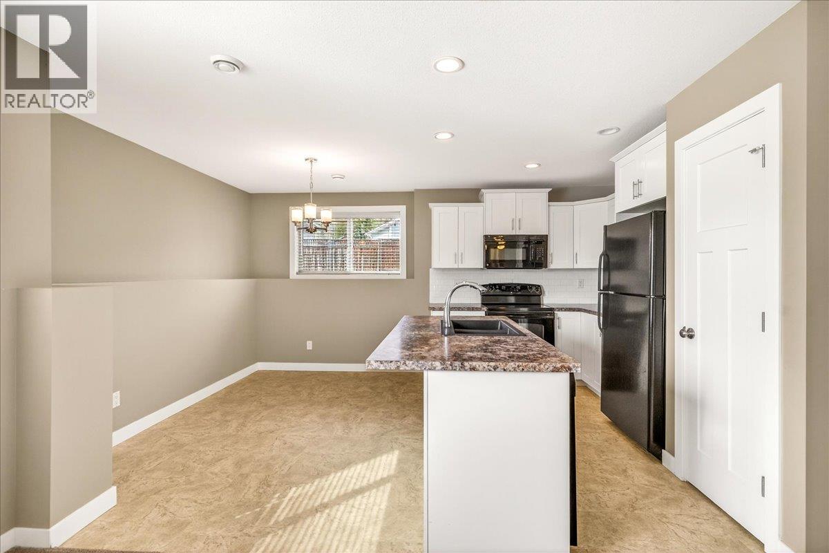 2261 Black Hawk Drive, Sparwood